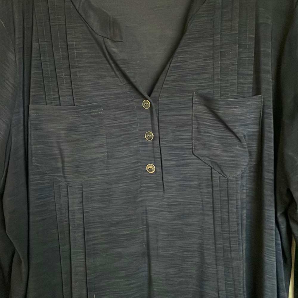 ❤️ SALE❗️EUC 3/4 length sleeve navy blue top - Picture 3 of 5